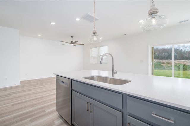 5305 Carnegie Rd, Old Hickory, TN 37138