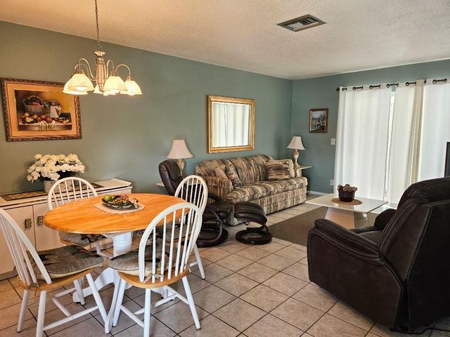 2950 Crosley Drive E D, West Palm Beach, FL 33415