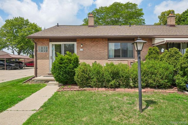 8401 18 Mile Road 112, Sterling Heights, MI 48313