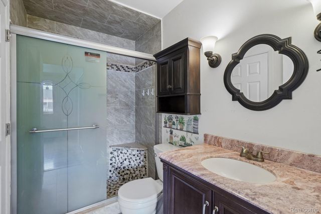 8401 18 Mile Road 112, Sterling Heights, MI 48313