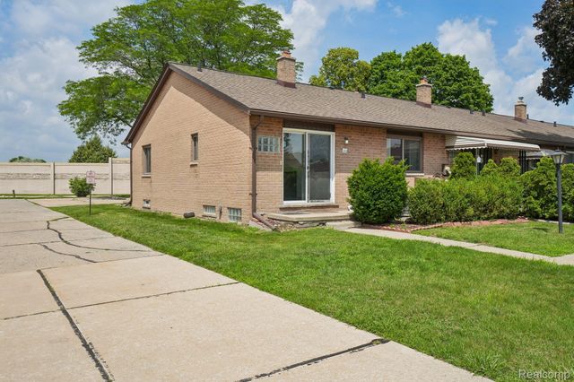 8401 18 Mile Road 112, Sterling Heights, MI 48313