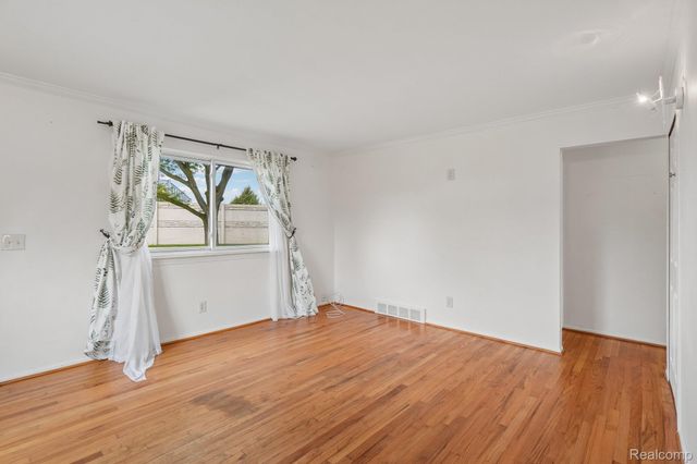 8401 18 Mile Road 112, Sterling Heights, MI 48313