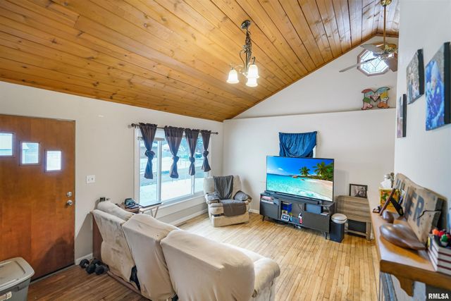 15231 N VON ACHEN Drive, Chillicothe, IL 61523