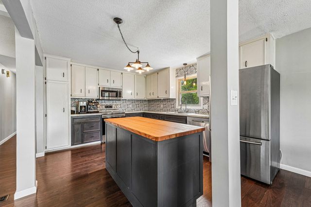 14725 Dory Court, Apple Valley, MN 55124