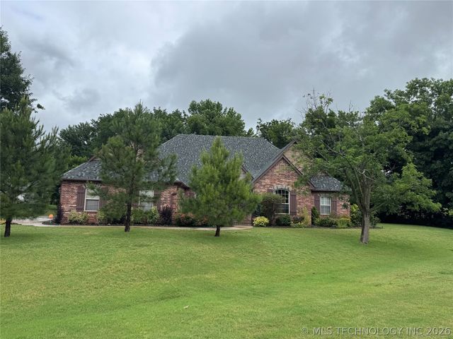13822 S 18th Place, Bixby, OK 74008