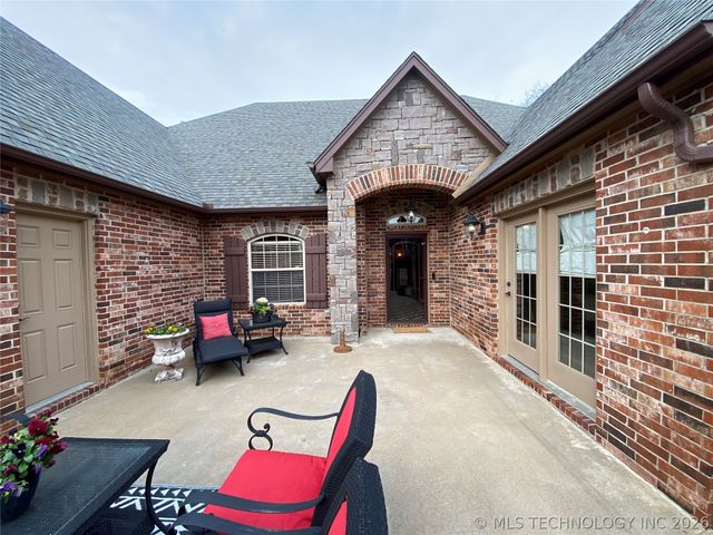 13822 S 18th Place, Bixby, OK 74008
