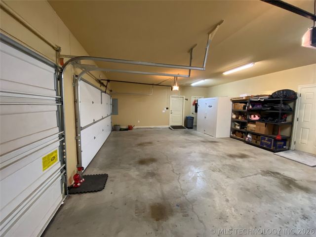 13822 S 18th Place, Bixby, OK 74008