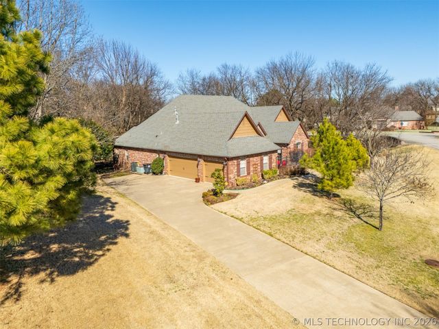 13822 S 18th Place, Bixby, OK 74008