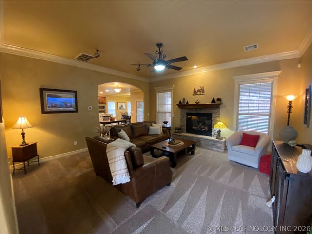 13822 S 18th Place, Bixby, OK 74008
