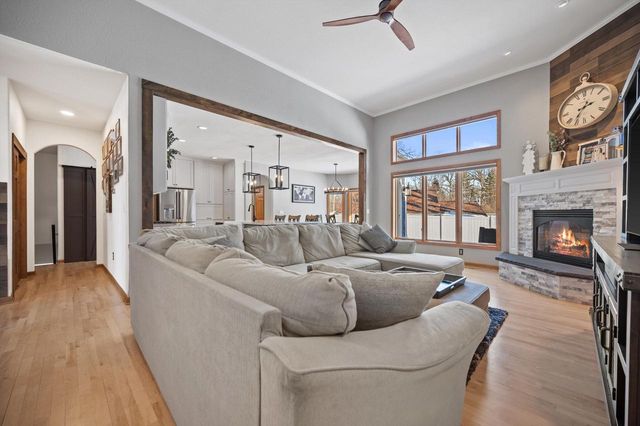 W243N2792 Creekside DRIVE, Pewaukee, WI 53072