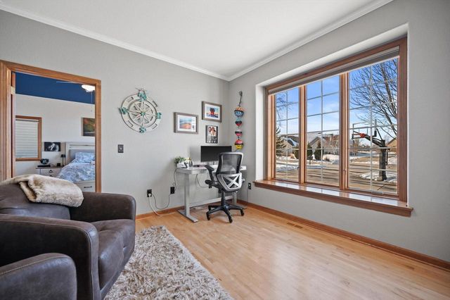 W243N2792 Creekside DRIVE, Pewaukee, WI 53072