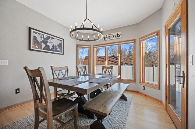 W243N2792 Creekside DRIVE, Pewaukee, WI 53072