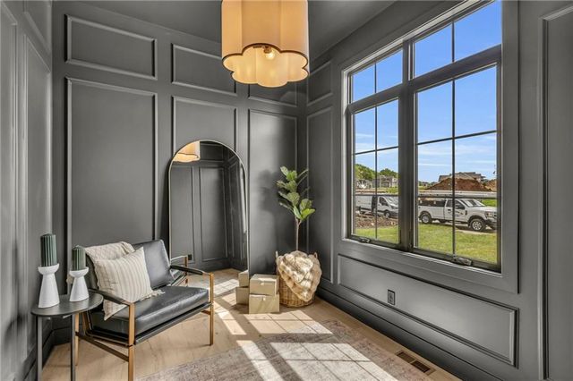 18400 Floyd Street, Overland Park, KS 66085