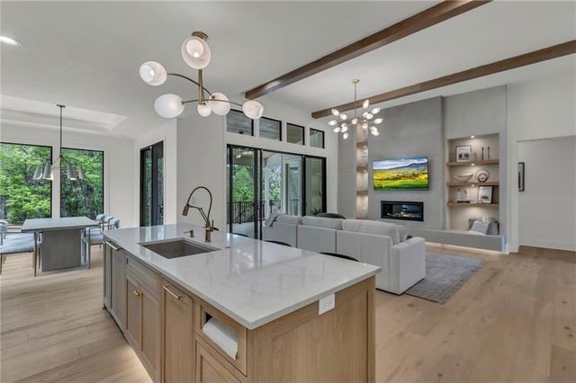 18400 Floyd Street, Overland Park, KS 66085