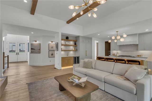18400 Floyd Street, Overland Park, KS 66085