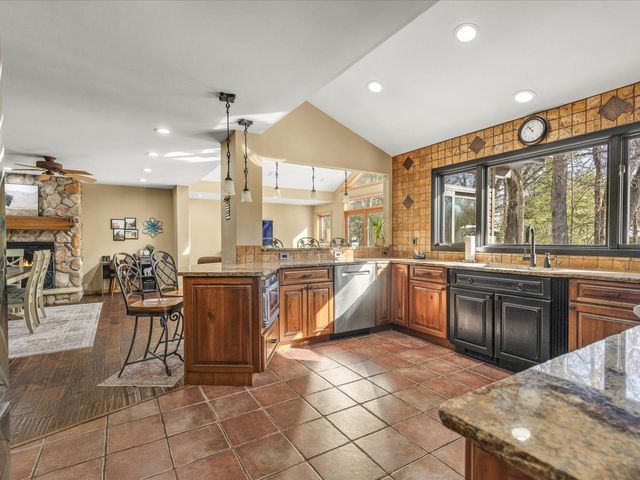 7447 Stacy Court, Roscoe, IL 61073