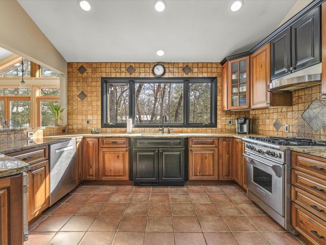 7447 Stacy Court, Roscoe, IL 61073