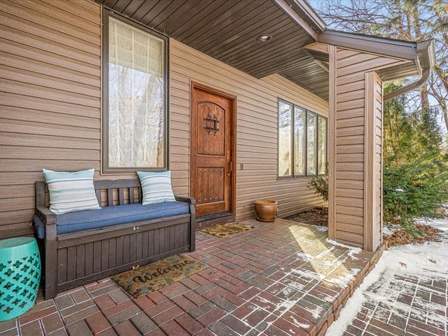 7447 Stacy Court, Roscoe, IL 61073