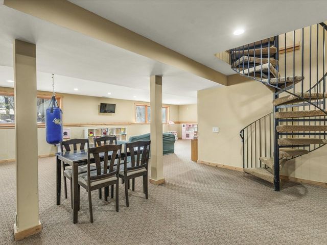 7447 Stacy Court, Roscoe, IL 61073