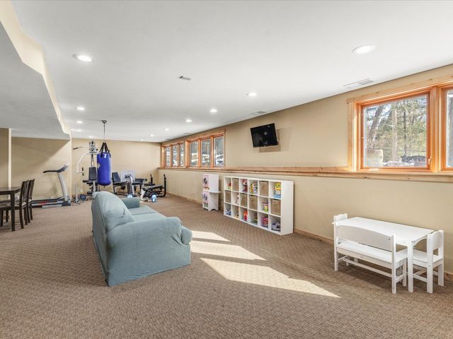 7447 Stacy Court, Roscoe, IL 61073