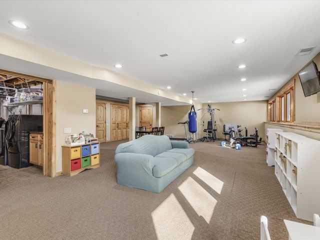 7447 Stacy Court, Roscoe, IL 61073