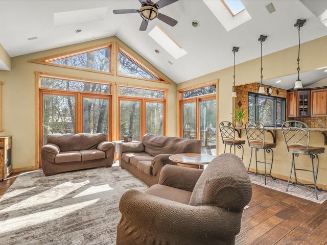 7447 Stacy Court, Roscoe, IL 61073