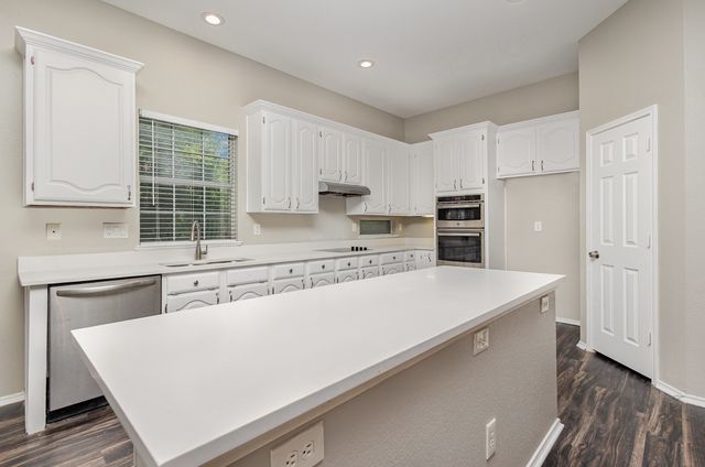 1822 Bayhill Drive, Rockwall, TX 75087