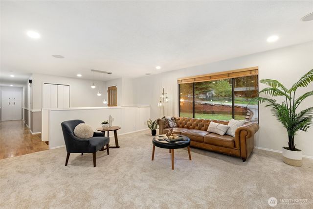 27239 208th Avenue SE, Maple Valley, WA 98038