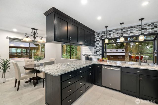 27239 208th Avenue SE, Maple Valley, WA 98038