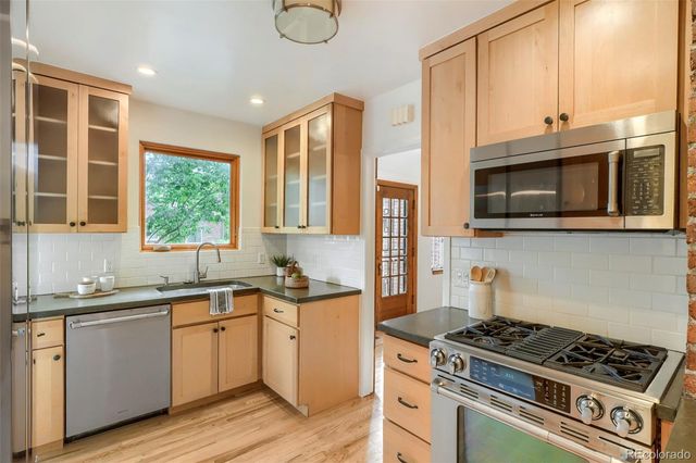 1200 Hudson Street, Denver, CO 80220