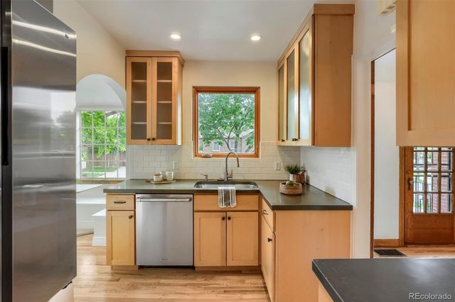 1200 Hudson Street, Denver, CO 80220