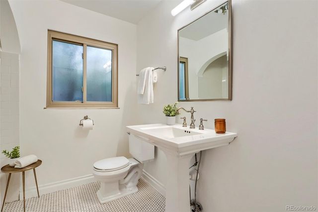 1200 Hudson Street, Denver, CO 80220