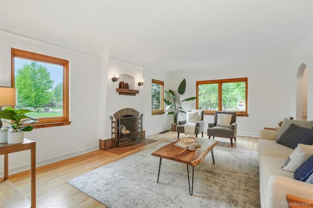 1200 Hudson Street, Denver, CO 80220