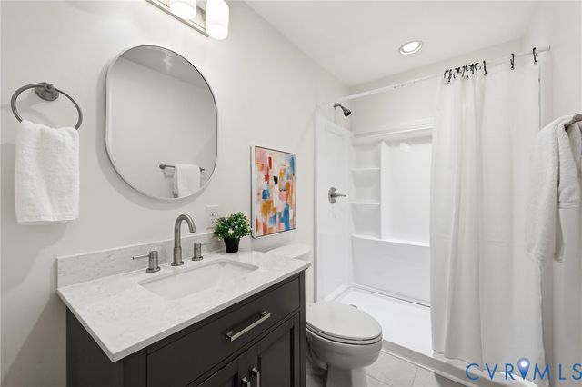 323 Washington Ave, Colonial Heights, VA 23834