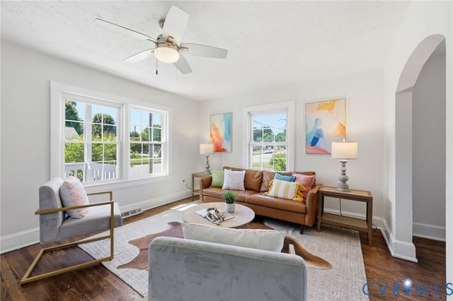 323 Washington Ave, Colonial Heights, VA 23834