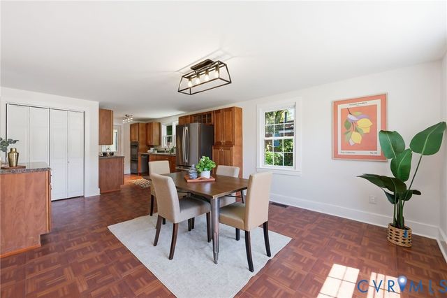 323 Washington Ave, Colonial Heights, VA 23834