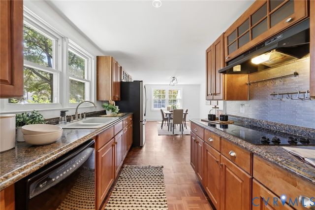 323 Washington Ave, Colonial Heights, VA 23834