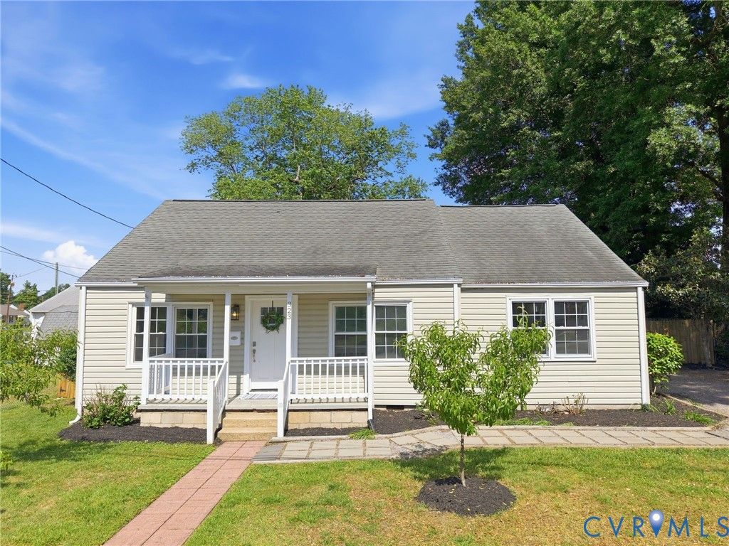 323 Washington Ave, Colonial Heights, VA 23834