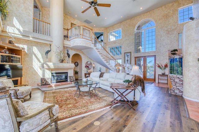 2829 SEABREEZE DRIVE S, Gulfport, FL 33707