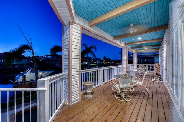 2829 SEABREEZE DRIVE S, Gulfport, FL 33707