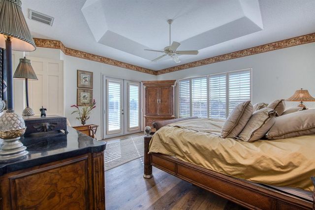2829 SEABREEZE DRIVE S, Gulfport, FL 33707