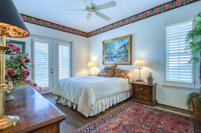 2829 SEABREEZE DRIVE S, Gulfport, FL 33707