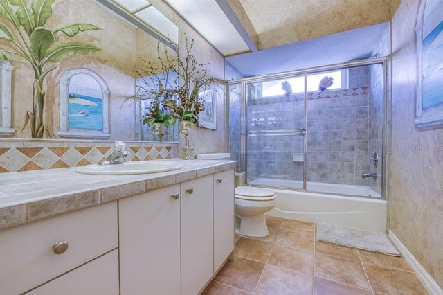 2829 SEABREEZE DRIVE S, Gulfport, FL 33707