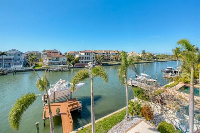2829 SEABREEZE DRIVE S, Gulfport, FL 33707