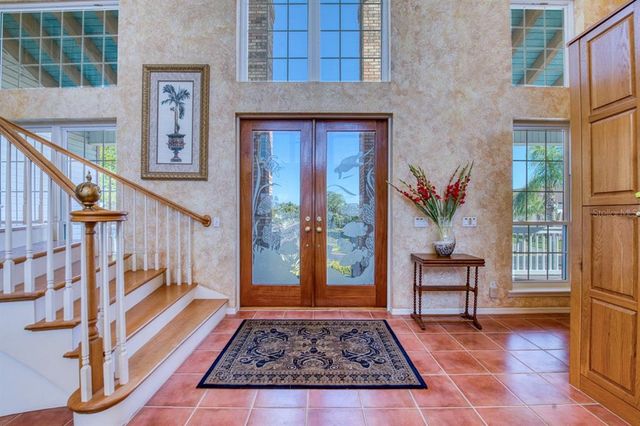 2829 SEABREEZE DRIVE S, Gulfport, FL 33707
