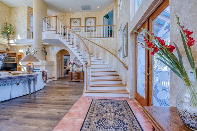 2829 SEABREEZE DRIVE S, Gulfport, FL 33707