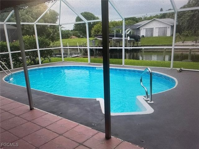 1718 SE 15th TER, Cape Coral, FL 33990