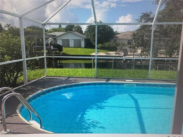 1718 SE 15th TER, Cape Coral, FL 33990