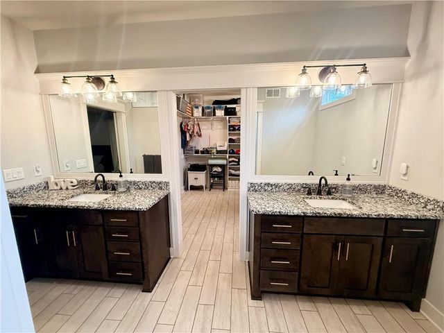 522 NW Bailey Drive, Grain Valley, MO 64029
