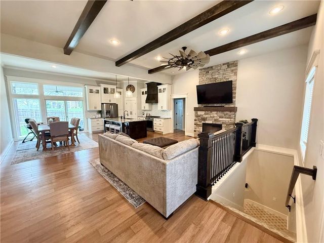 522 NW Bailey Drive, Grain Valley, MO 64029